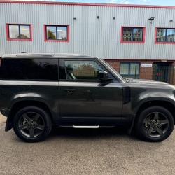 Land Rover Defender Hard top SE D250